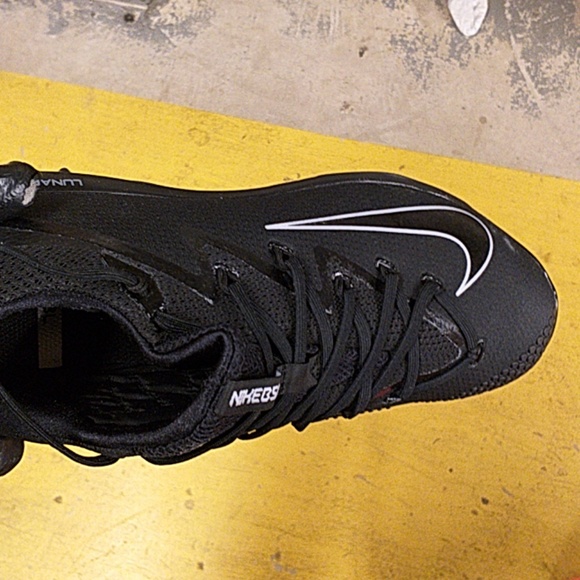 Football boots - Picture 2 of 3